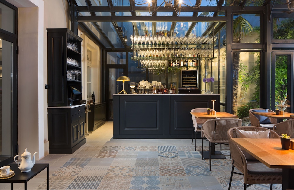 Almayer Art & Heritage Adults Only Hotel & Dépendance Rooms — Restaurant & bars in Zadar, Zadar