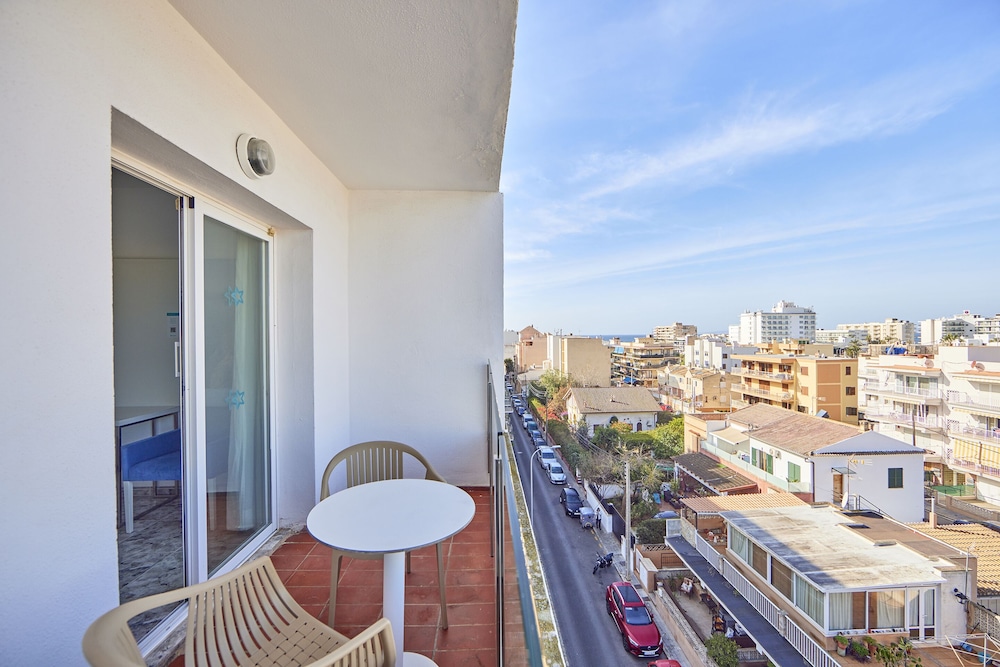 Hotel Ilusion Calma & Spa — Hotel rooms in Playa de Palma, Balearic Islands
