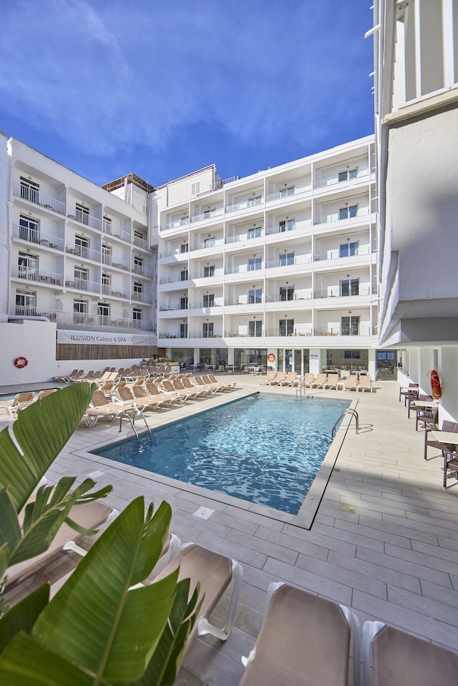 Hotel Ilusion Calma & Spa — Swimming pool in Playa de Palma, Balearic Islands