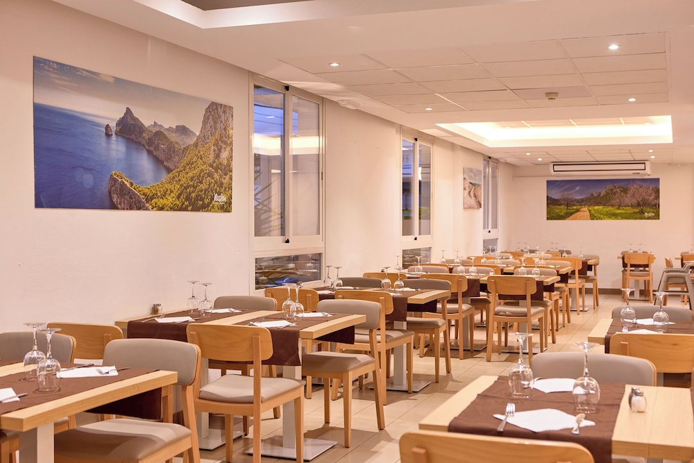 Hotel Ilusion Calma & Spa — Restaurant & bars in Playa de Palma, Balearic Islands