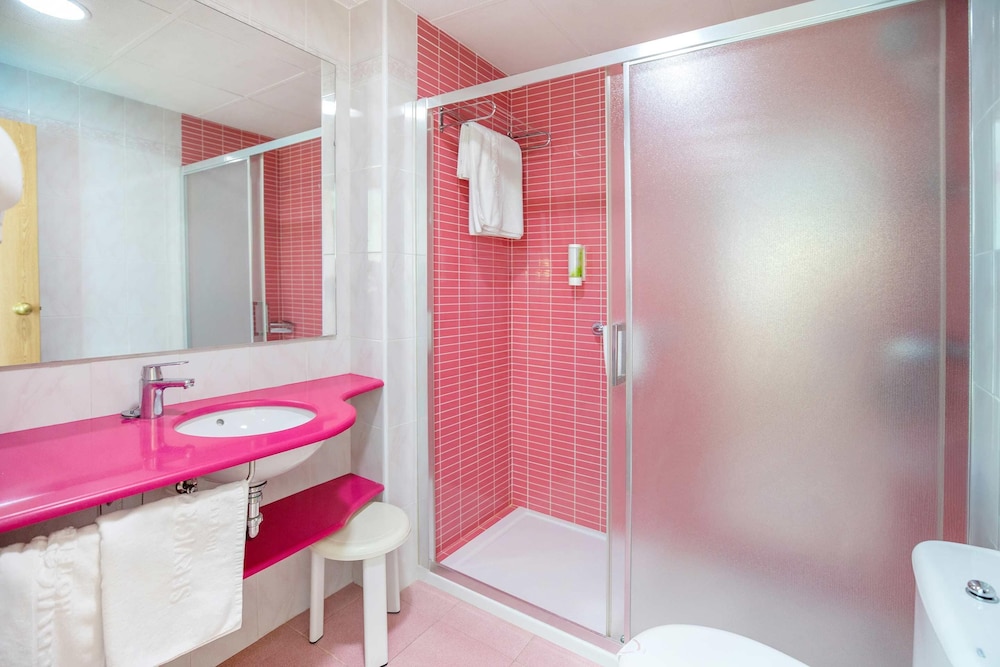 Hotel Servigroup Calypso — Hotel rooms in Benidorm, Valencian Community