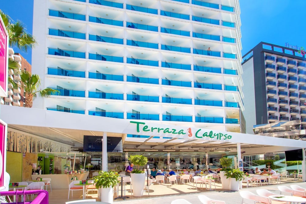 Hotel Servigroup Calypso — Restaurant & bars in Benidorm, Valencian Community