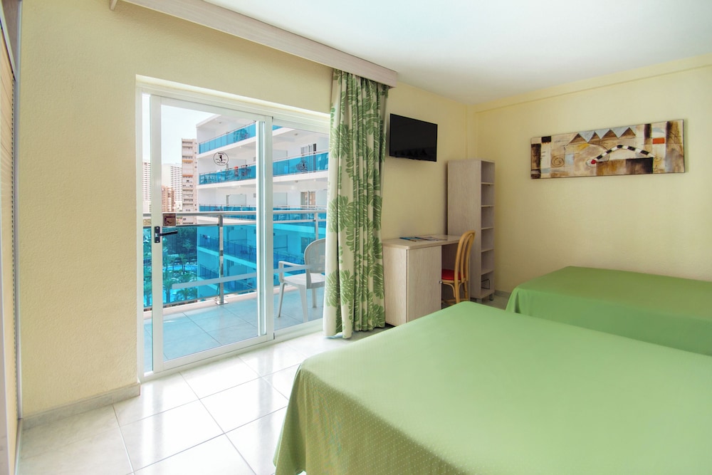 Hotel Servigroup Calypso — Hotel rooms in Benidorm, Valencian Community