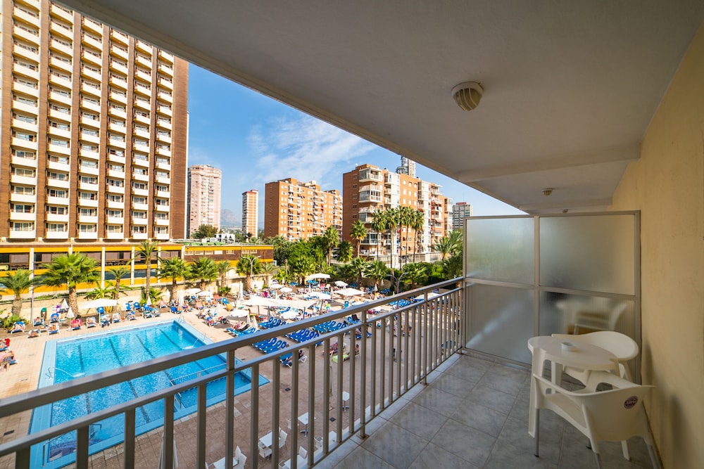 Hotel Servigroup Calypso — Swimming pool in Benidorm, Valencian Community