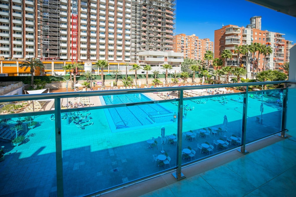 Hotel Servigroup Calypso — Swimming pool in Benidorm, Valencian Community