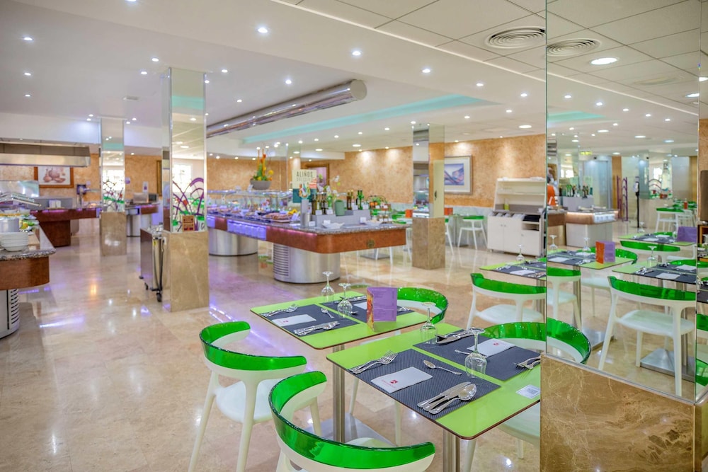 Hotel Servigroup Calypso — Restaurant & bars in Benidorm, Valencian Community