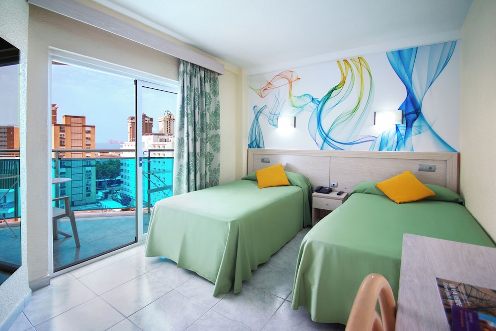Hotel Servigroup Calypso — Hotel rooms in Benidorm, Valencian Community