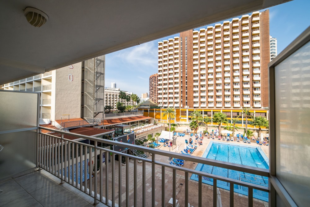 Hotel Servigroup Calypso — Swimming pool in Benidorm, Valencian Community