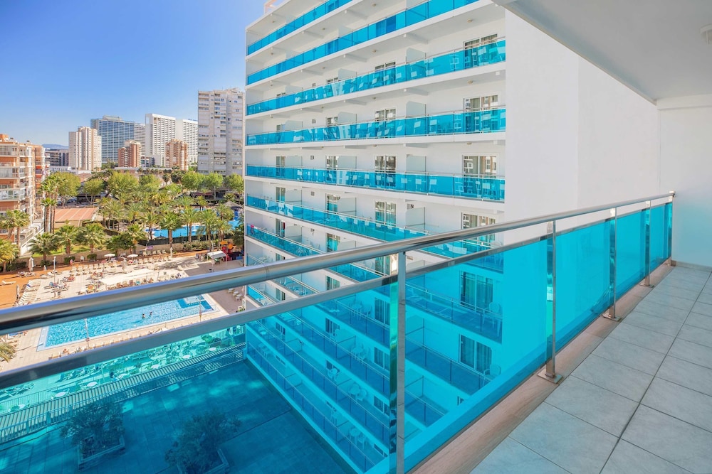 Hotel Servigroup Calypso — Swimming pool in Benidorm, Valencian Community