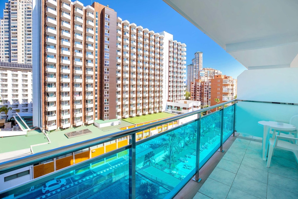 Hotel Servigroup Calypso — Swimming pool in Benidorm, Valencian Community