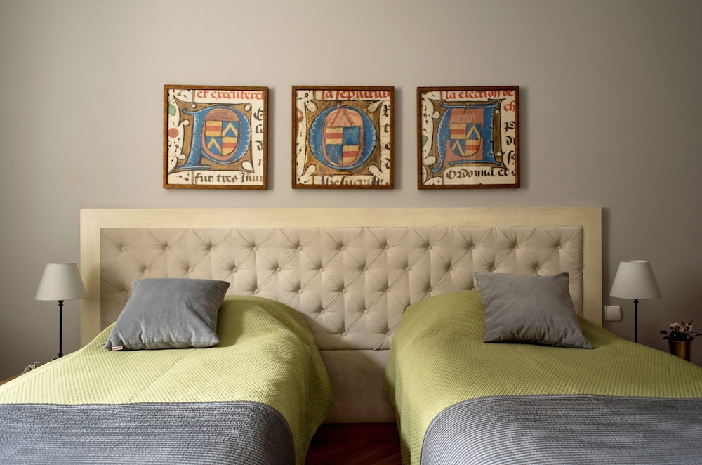 Belle Epoque Residence — Hotel rooms in Krakow, Lesser Poland