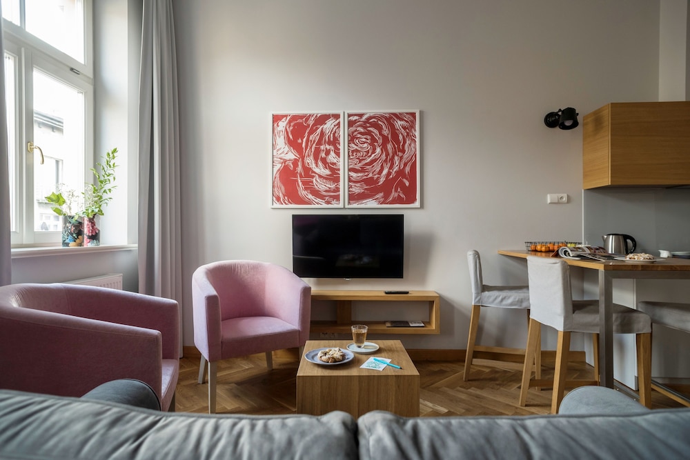 Belle Epoque Residence — Hotel rooms in Krakow, Lesser Poland