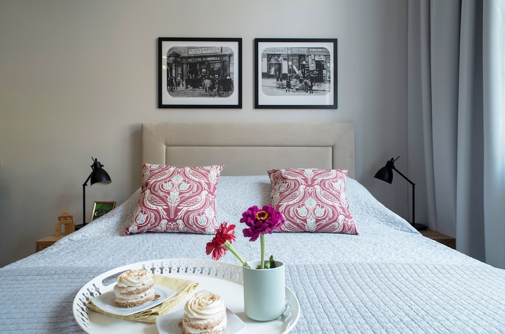 Belle Epoque Residence — Hotel rooms in Krakow, Lesser Poland