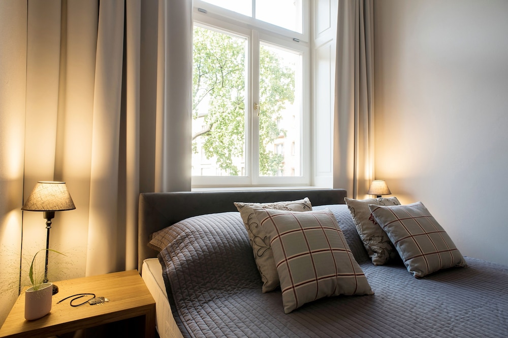 Belle Epoque Residence — Hotel rooms in Krakow, Lesser Poland