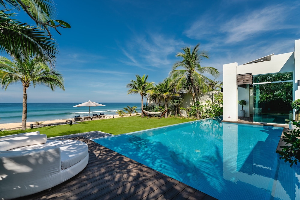 Aleenta Phuket - Phang Nga - The Leading Hotels of the World — Swimming pool in Khok Klo, Phang Nga