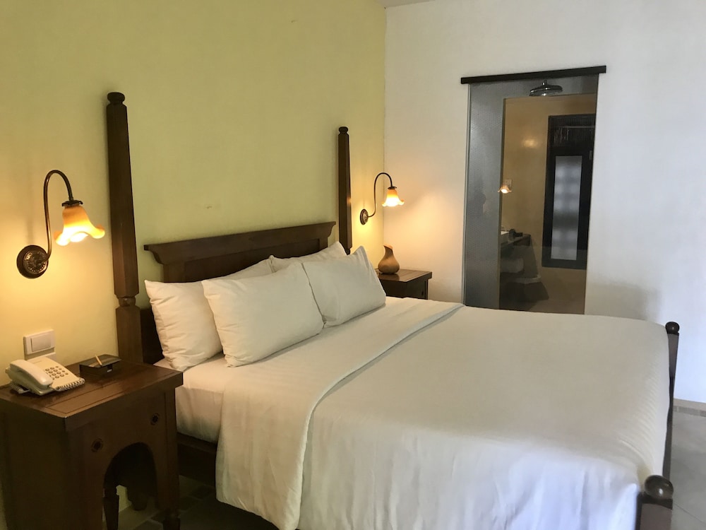 Ao Nang Colors Hotel - Aonang Beach — Hotel rooms in Ao Nang, Krabi