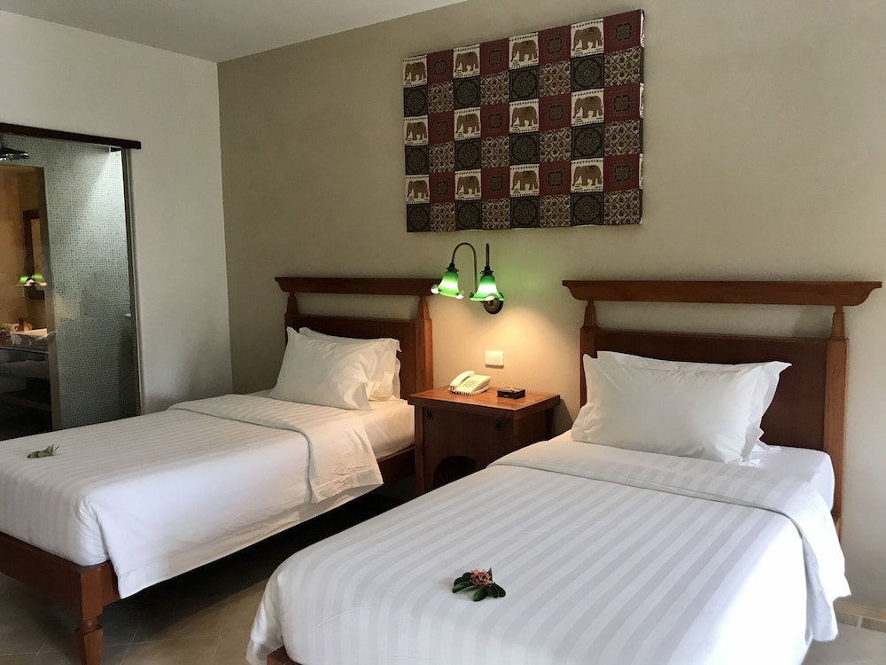 Ao Nang Colors Hotel - Aonang Beach — Hotel rooms in Ao Nang, Krabi
