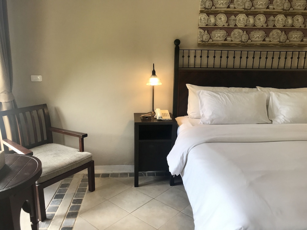 Ao Nang Colors Hotel - Aonang Beach — Hotel rooms in Ao Nang, Krabi