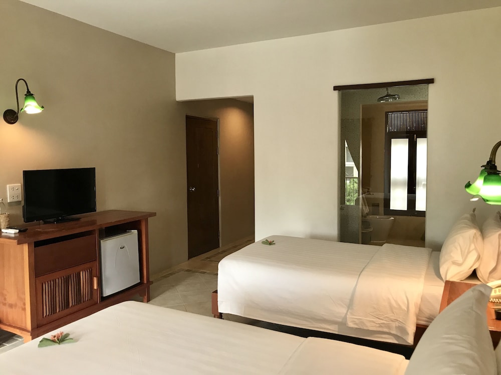 Ao Nang Colors Hotel - Aonang Beach — Hotel rooms in Ao Nang, Krabi
