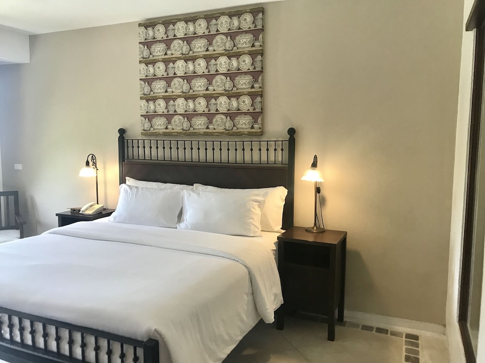 Ao Nang Colors Hotel - Aonang Beach — Hotel rooms in Ao Nang, Krabi