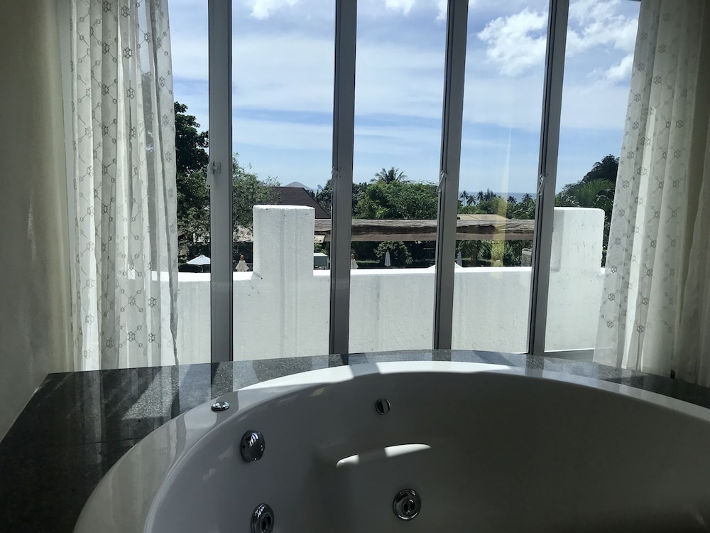 Ao Nang Colors Hotel - Aonang Beach — Hotel rooms in Ao Nang, Krabi