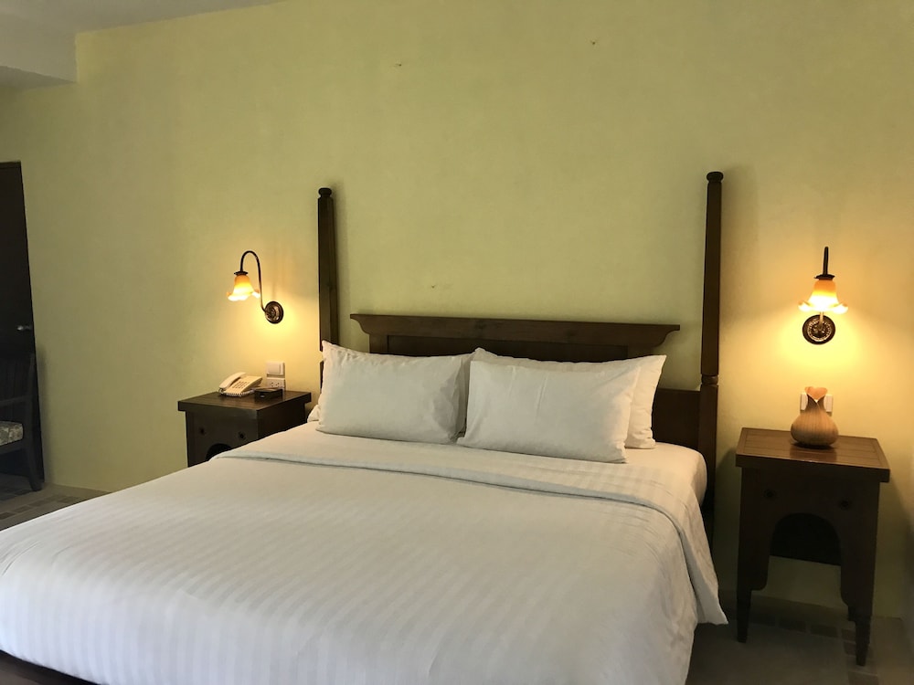 Ao Nang Colors Hotel - Aonang Beach — Hotel rooms in Ao Nang, Krabi