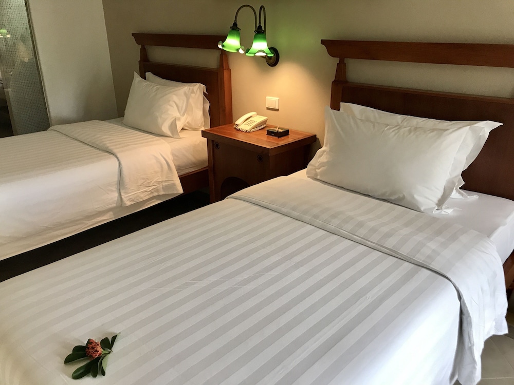 Ao Nang Colors Hotel - Aonang Beach — Hotel rooms in Ao Nang, Krabi