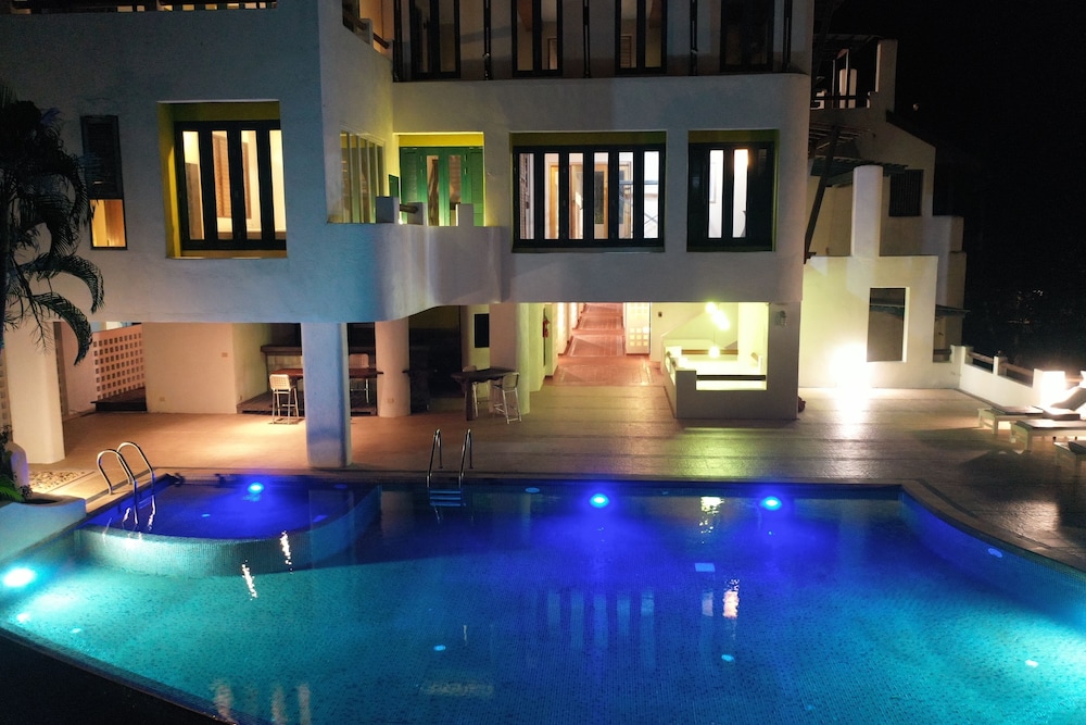 Ao Nang Colors Hotel - Aonang Beach — Swimming pool in Ao Nang, Krabi