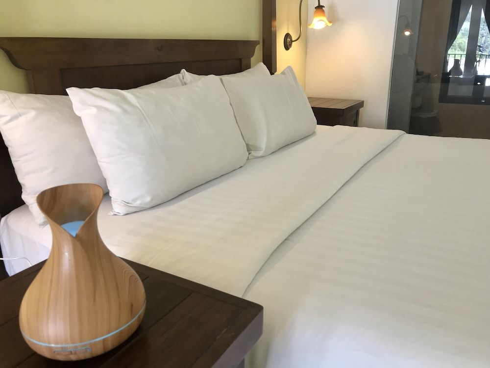 Ao Nang Colors Hotel - Aonang Beach — Hotel rooms in Ao Nang, Krabi