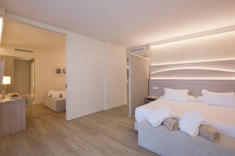 Canyamel Park Hotel & Spa - Adults Only — Hotel rooms in Canyamel, Balearic Islands
