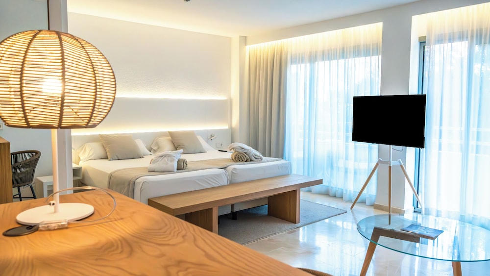 Canyamel Park Hotel & Spa - Adults Only — Hotel rooms in Canyamel, Balearic Islands