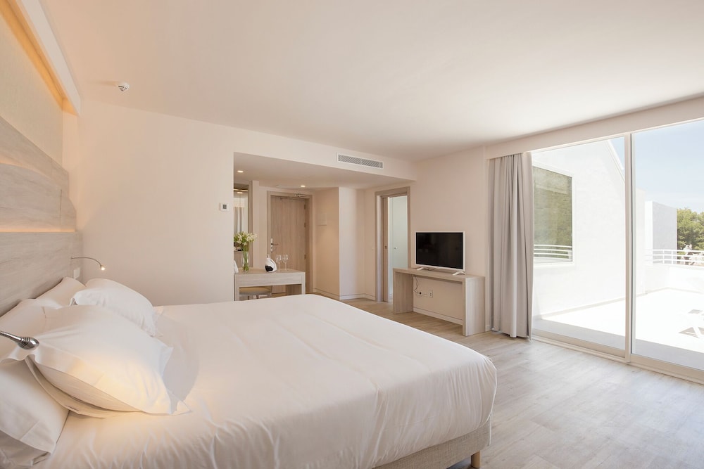 Canyamel Park Hotel & Spa - Adults Only — Hotel rooms in Canyamel, Balearic Islands