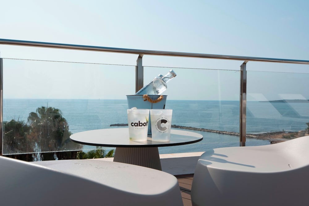 Cabot Cap de Mar Spa — Restaurant & bars in Cala Bona, Balearic Islands