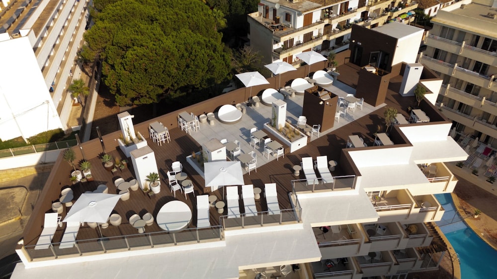 Cabot Cap de Mar Spa — Restaurant & bars in Cala Bona, Balearic Islands