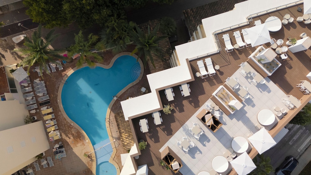 Cabot Cap de Mar Spa — Swimming pool in Cala Bona, Balearic Islands