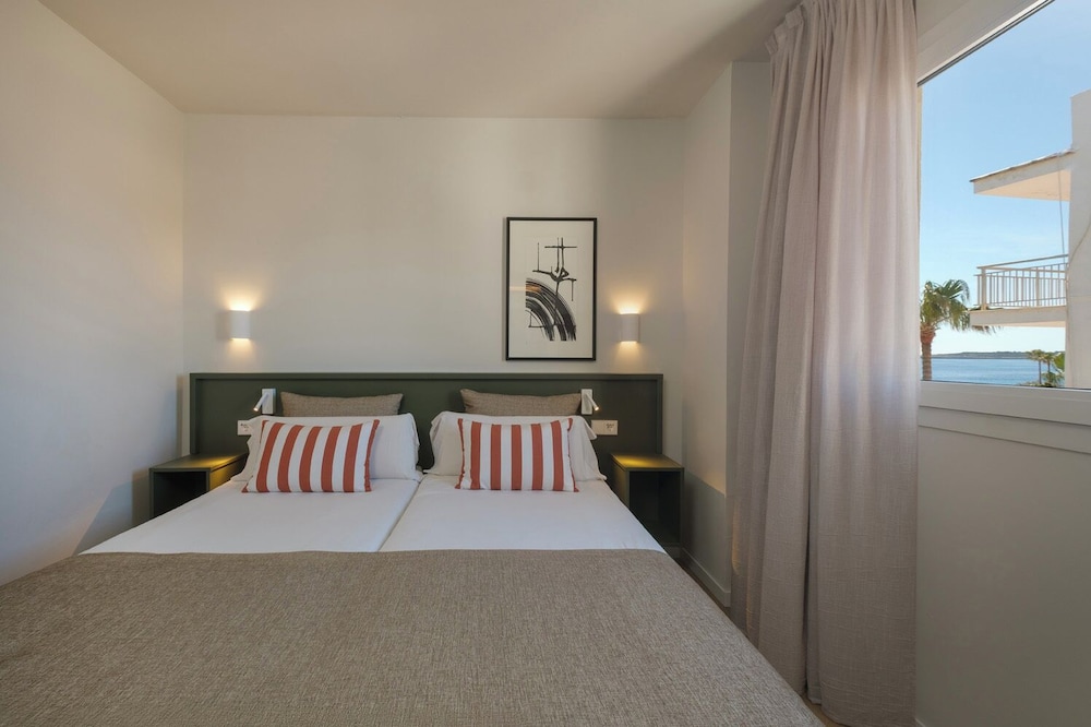 Cabot Cap de Mar Spa — Hotel rooms in Cala Bona, Balearic Islands
