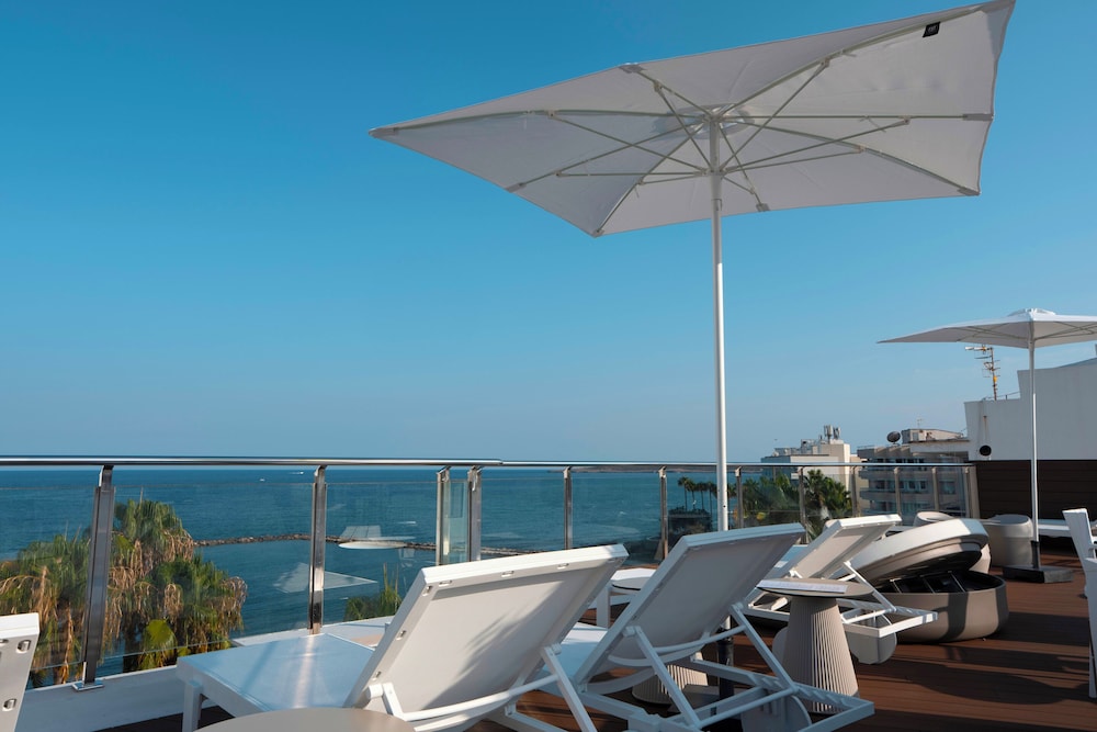 Cabot Cap de Mar Spa — Beach in Cala Bona, Balearic Islands