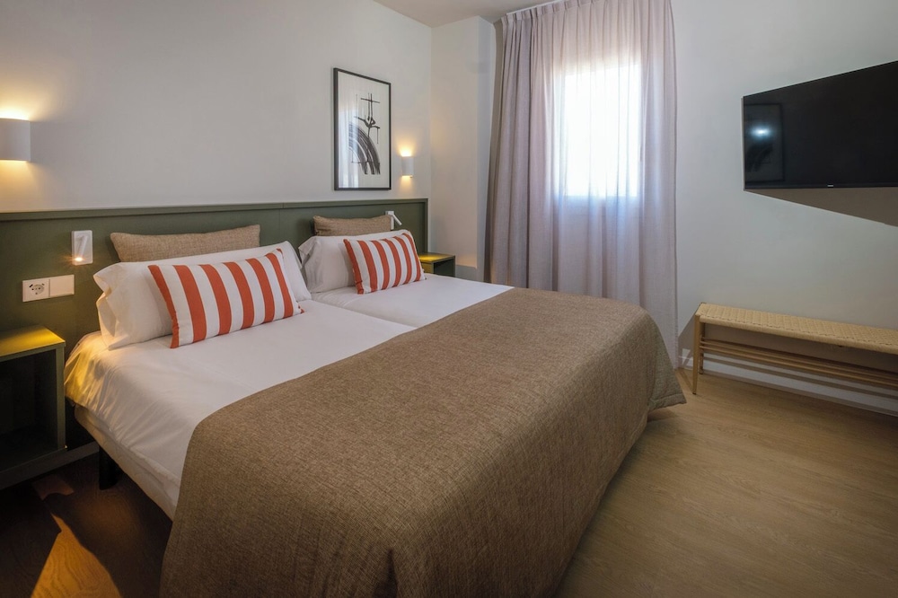 Cabot Cap de Mar Spa — Hotel rooms in Cala Bona, Balearic Islands