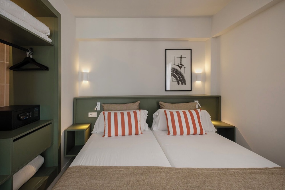 Cabot Cap de Mar Spa — Hotel rooms in Cala Bona, Balearic Islands