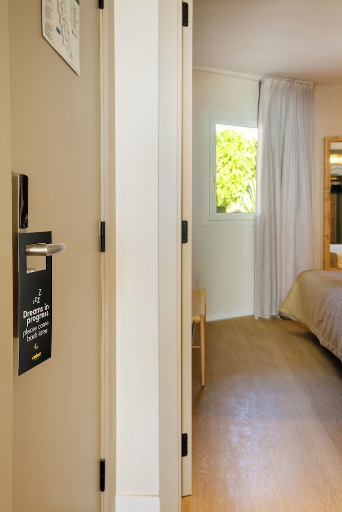 Cabot Cap de Mar Spa — Hotel rooms in Cala Bona, Balearic Islands