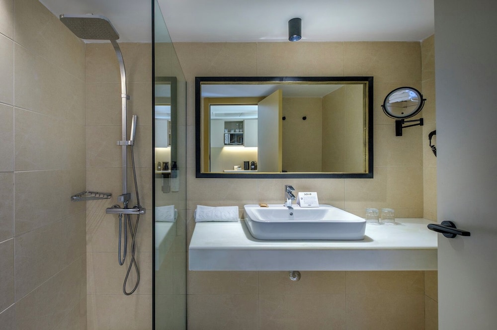 Cabot Cap de Mar Spa — Hotel rooms in Cala Bona, Balearic Islands