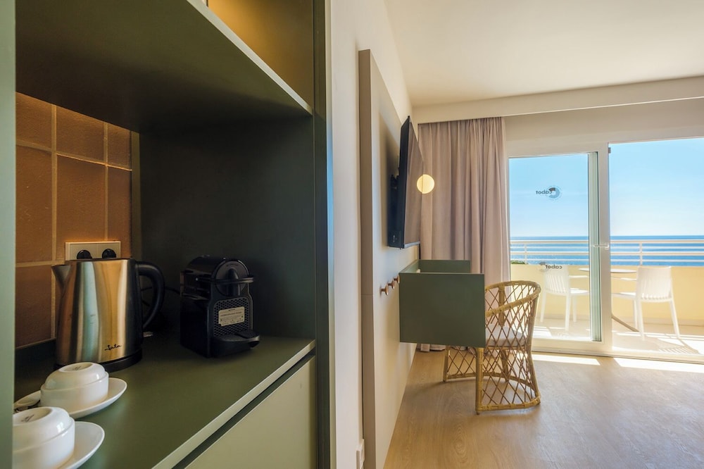 Cabot Cap de Mar Spa — Hotel rooms in Cala Bona, Balearic Islands