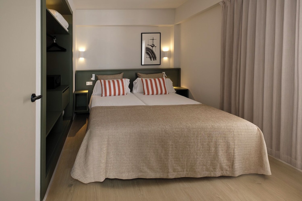 Cabot Cap de Mar Spa — Hotel rooms in Cala Bona, Balearic Islands