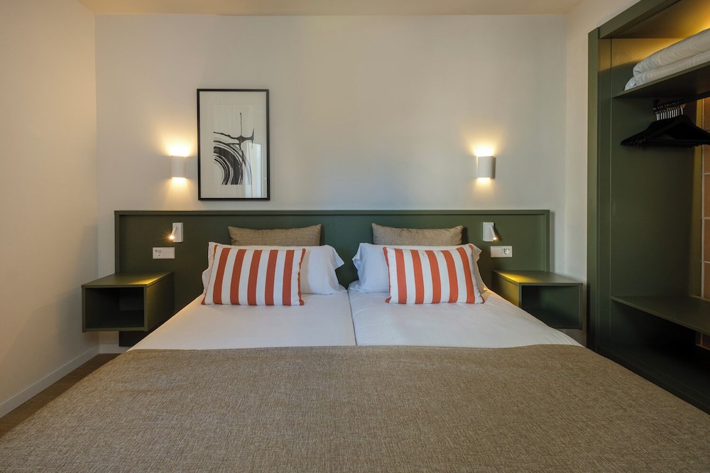 Cabot Cap de Mar Spa — Hotel rooms in Cala Bona, Balearic Islands