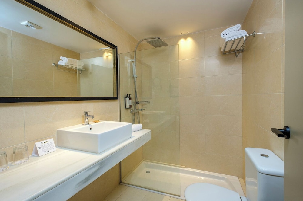 Cabot Cap de Mar Spa — Hotel rooms in Cala Bona, Balearic Islands