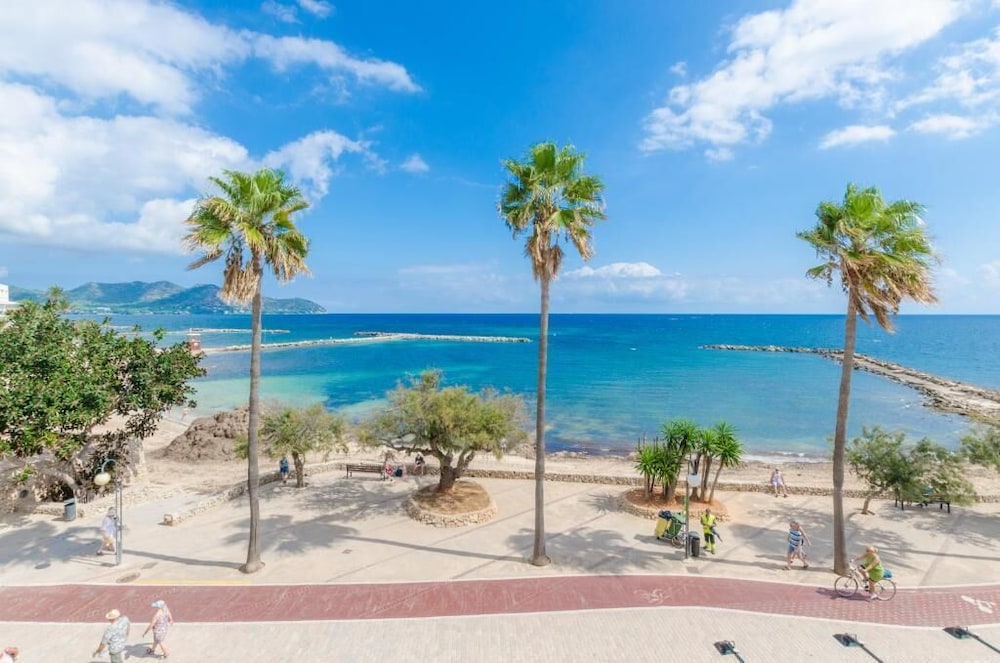 Cabot Cap de Mar Spa — Beach in Cala Bona, Balearic Islands