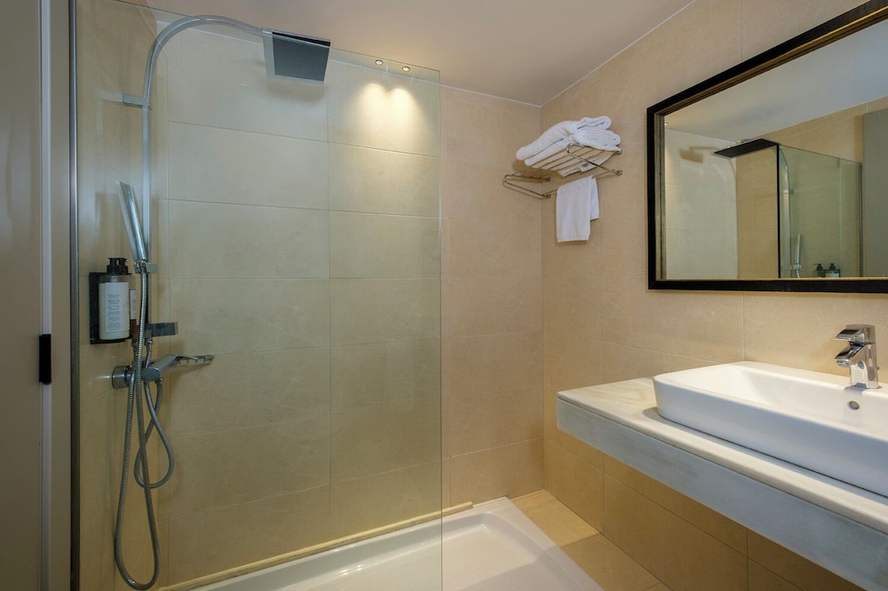 Cabot Cap de Mar Spa — Hotel rooms in Cala Bona, Balearic Islands