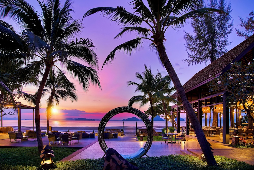 Amari Vogue Krabi — Restaurant & bars in Nong Thalay, Krabi