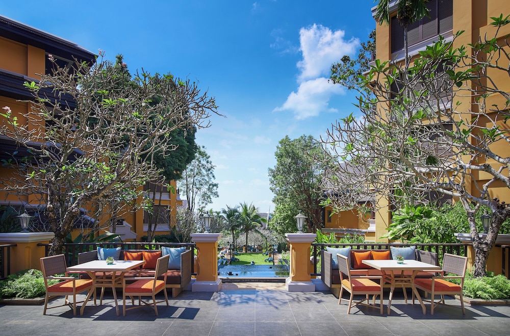 Amari Vogue Krabi — Restaurant & bars in Nong Thalay, Krabi