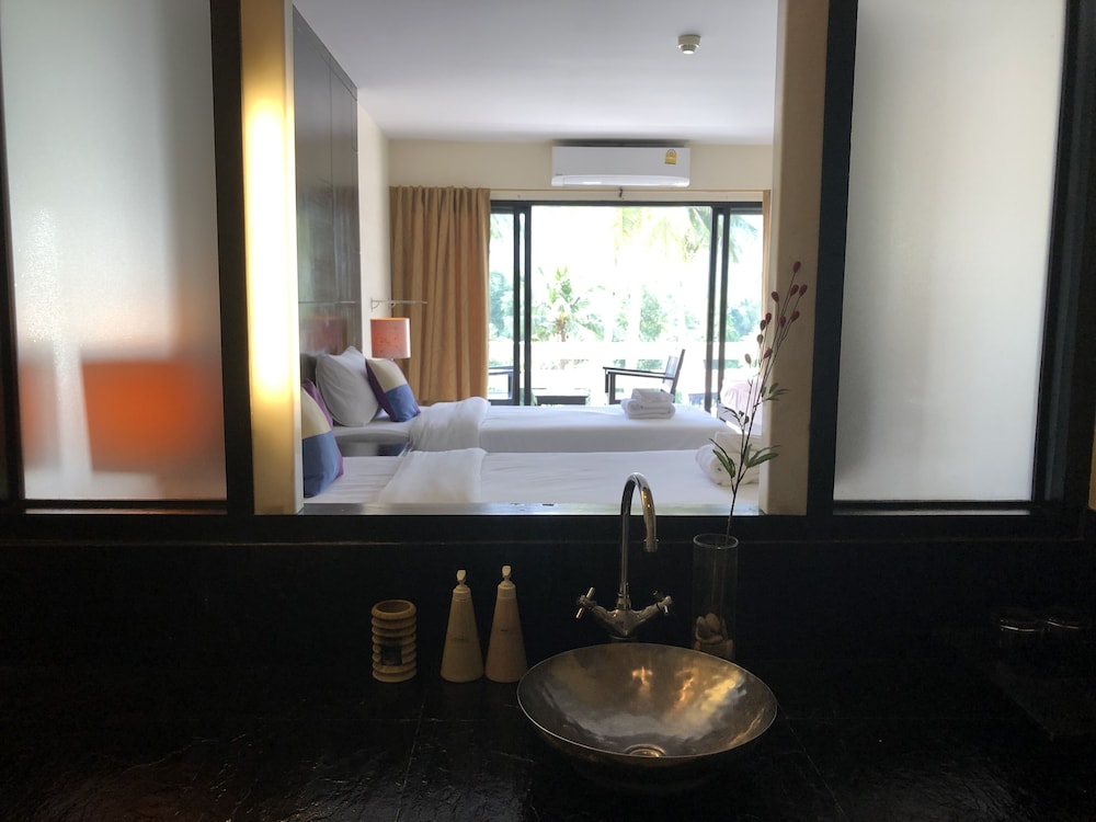 Amarin Samui Hotel — Hotel rooms in Mae Nam, Surat Thani